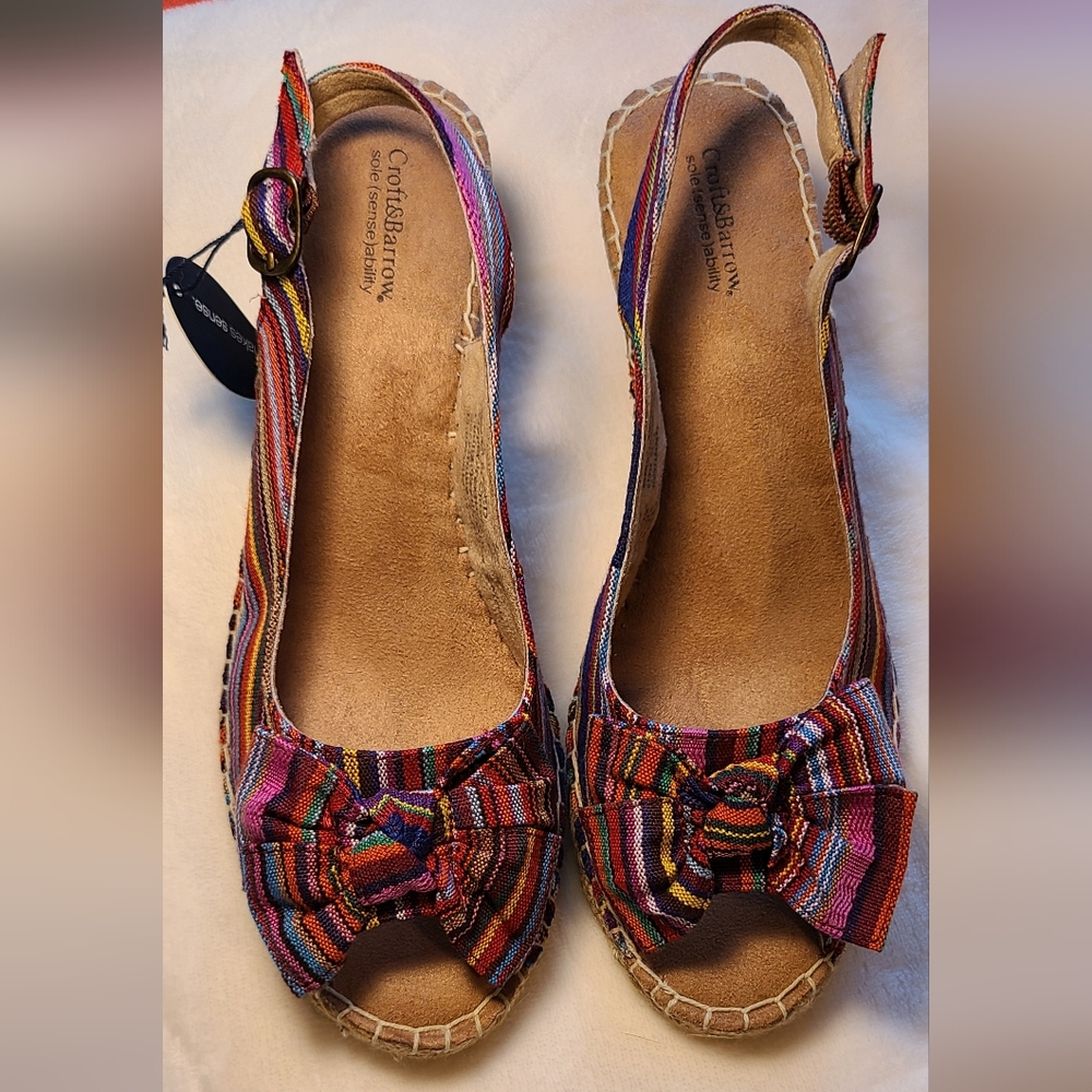 Croft & Barrow multi color sandal size 8